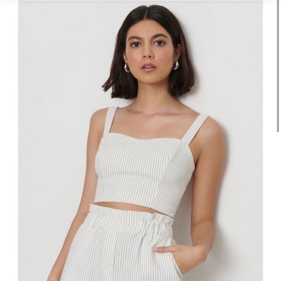 NWT Dynamite Bustier and Scoop Neck Crop Top - Picture 9 of 10